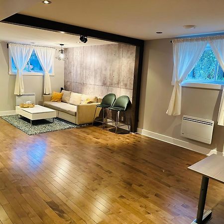 Urban Retreat - 2 Bedroom, 3 Beds, 6 Guests, Free Parking Longueuil Eksteriør bilde
