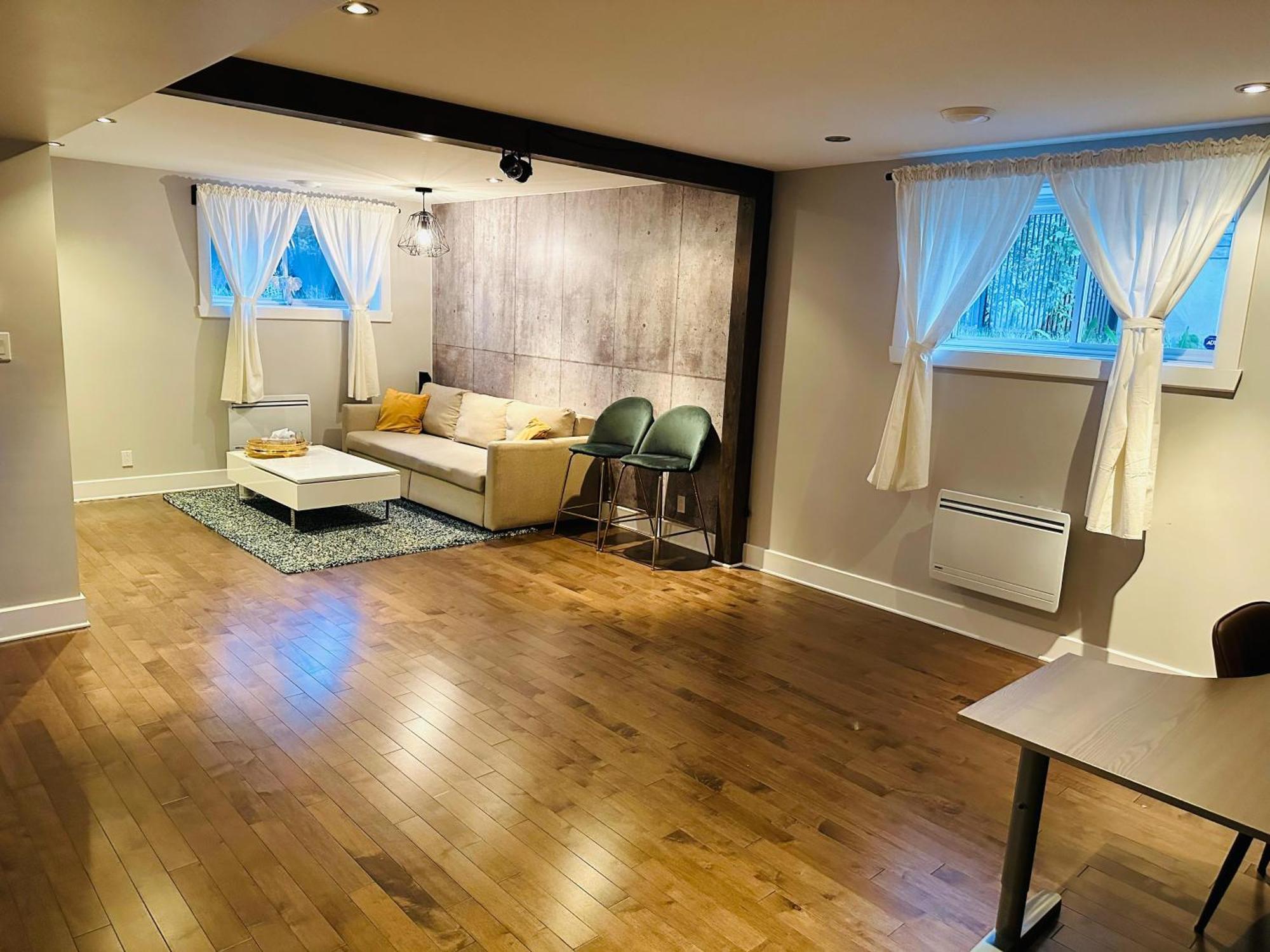 Urban Retreat - 2 Bedroom, 3 Beds, 6 Guests, Free Parking Longueuil Eksteriør bilde
