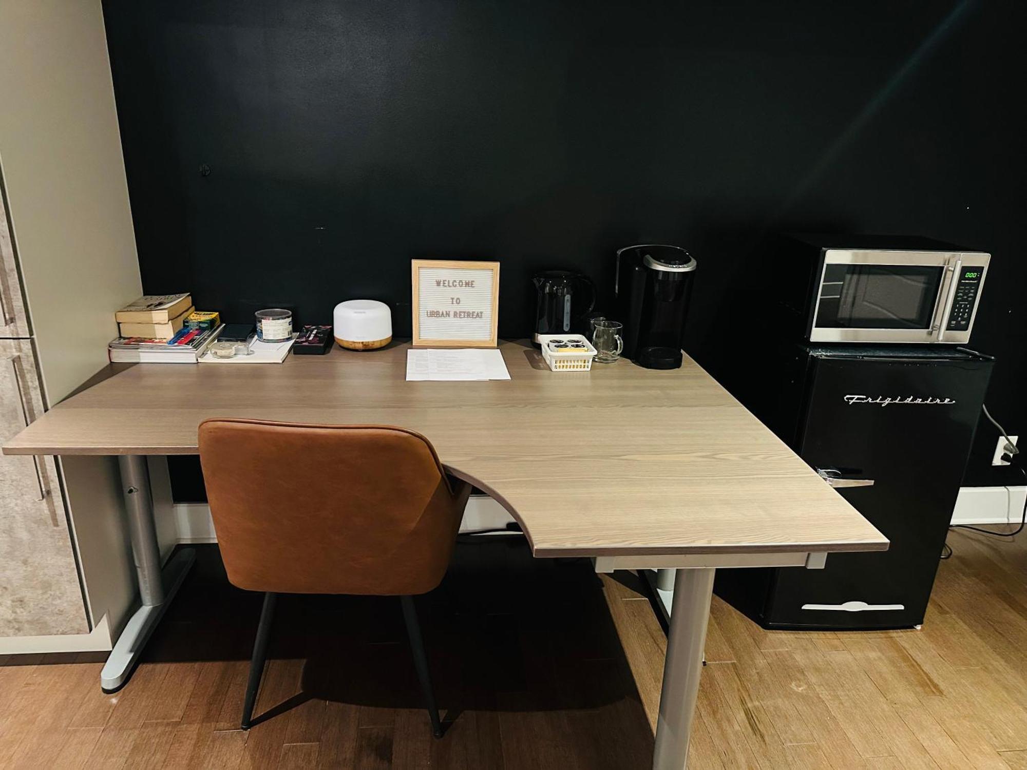 Urban Retreat - 2 Bedroom, 3 Beds, 6 Guests, Free Parking Longueuil Eksteriør bilde